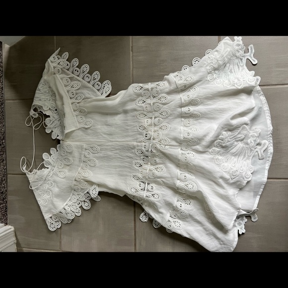 Few Moda Cold Shoulder White Eyelet Dress size L. NWOT. - Picture 2 of 5